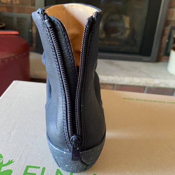El Naturalista black leather ankle boots - Picture 3 of 11